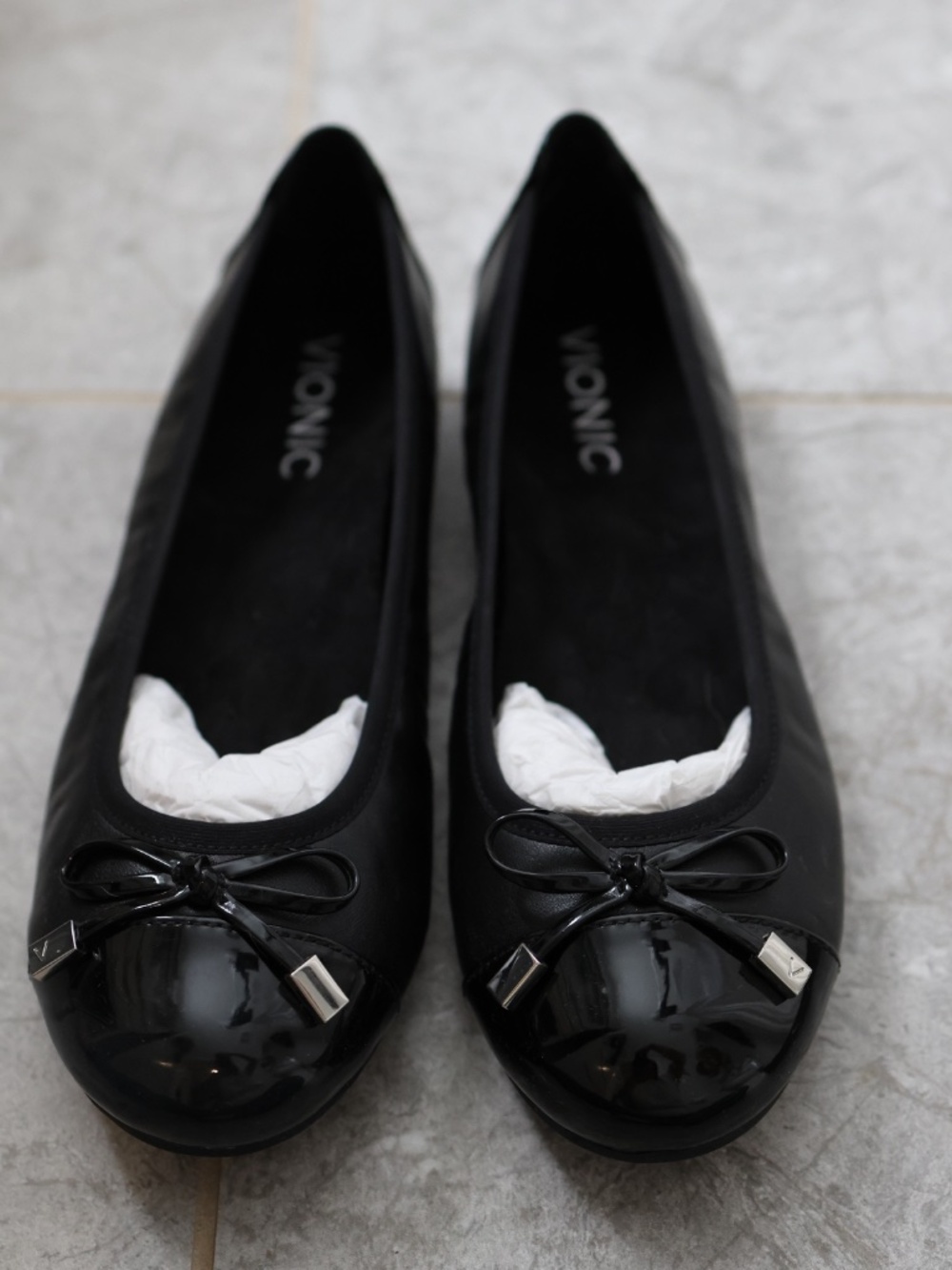 Vionic Ballet Flats Minna Black Leather Patent Toes Bow Detail Size 6.5